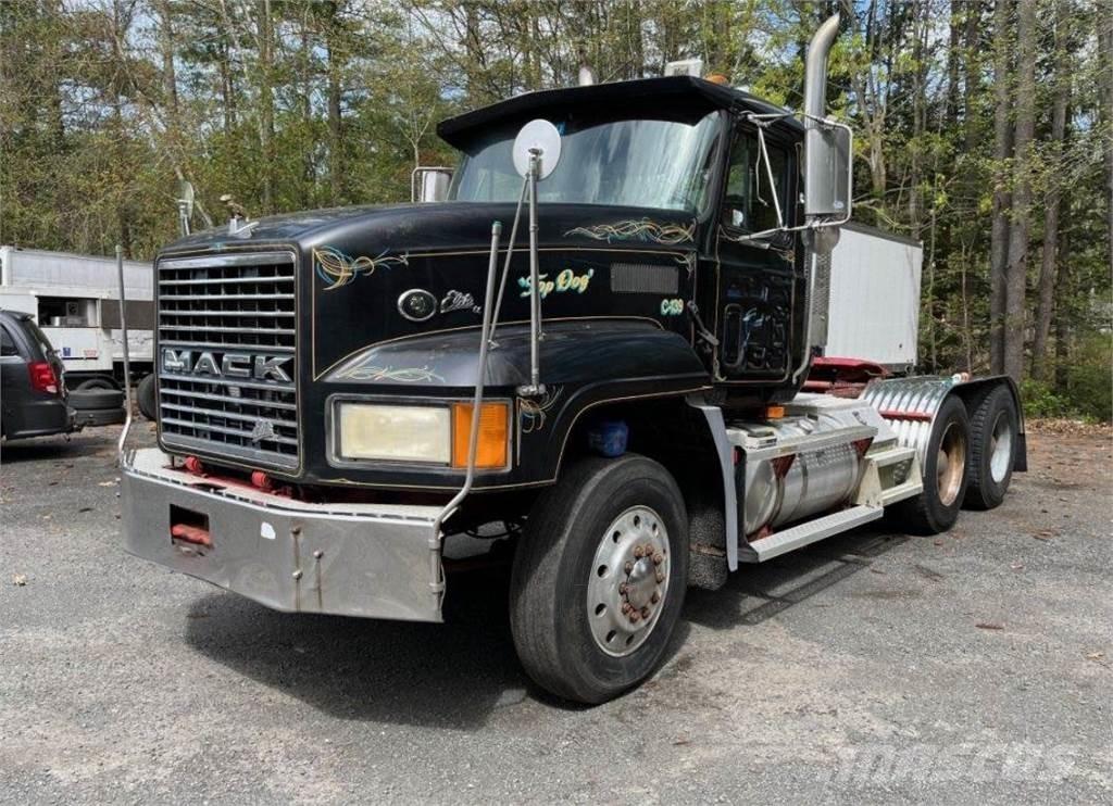 Mack CL733 Naudoti vilkikai