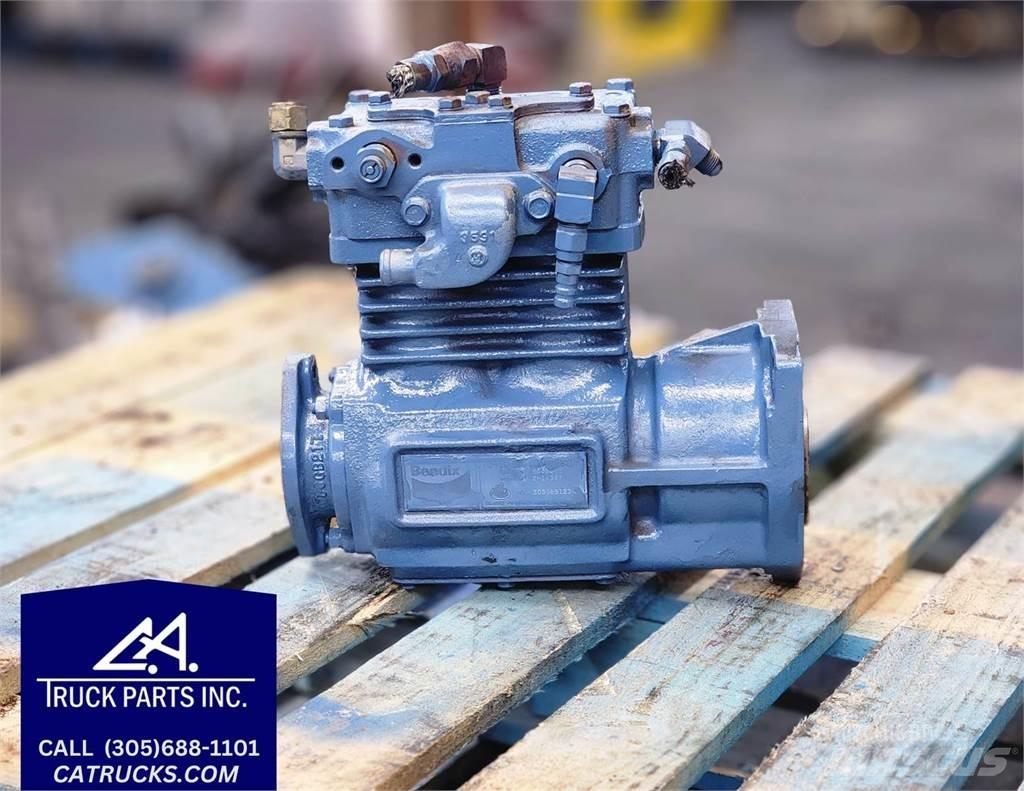Mack E7 Transportas - Kita