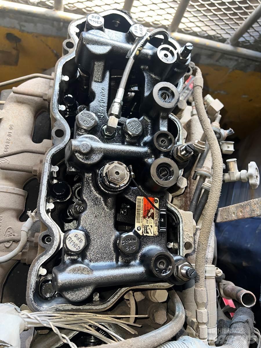 Mack E7 Transportas - Kita