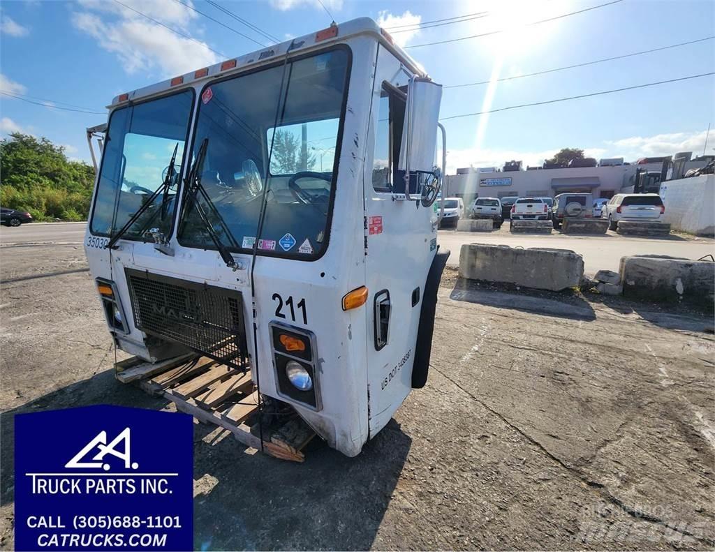Mack LE613 Transportas - Kita