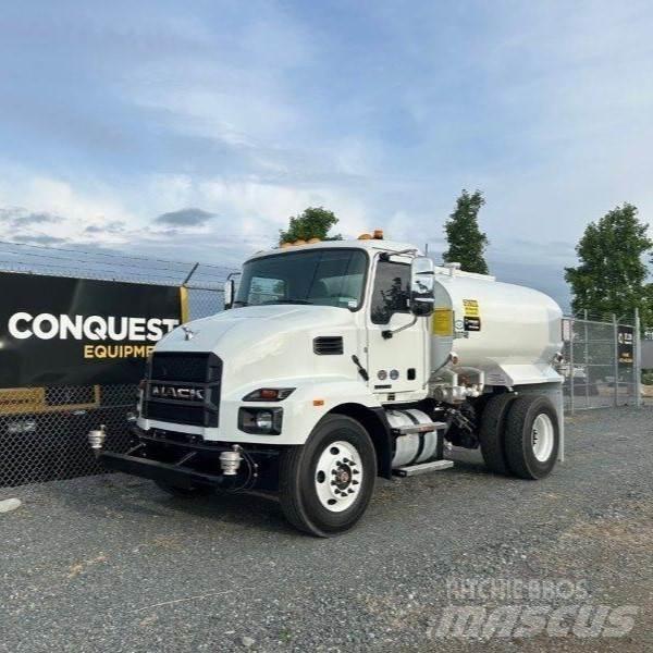 Mack MD642 Automobilinės cisternos