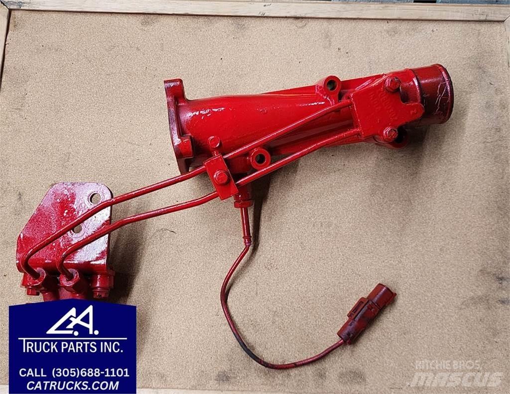Mack MP7 Transportas - Kita