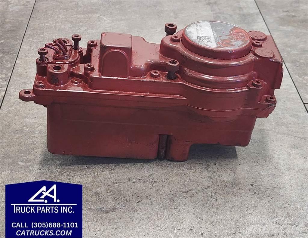 Mack MP7 Transportas - Kita