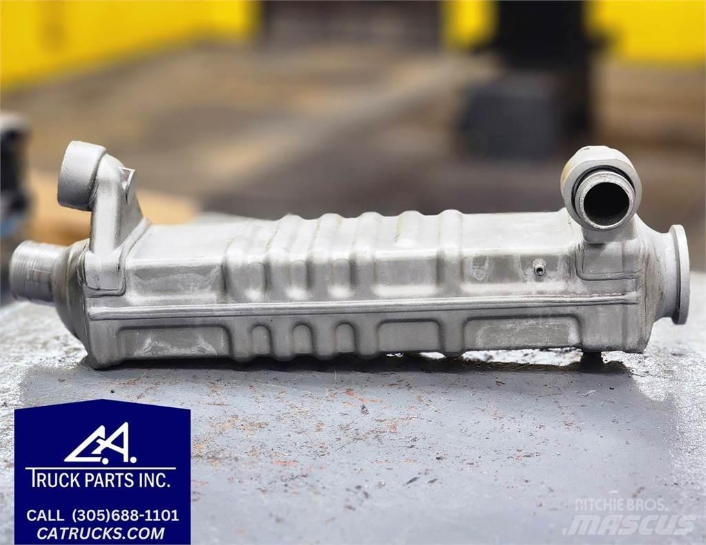 Mack MP7 Transportas - Kita