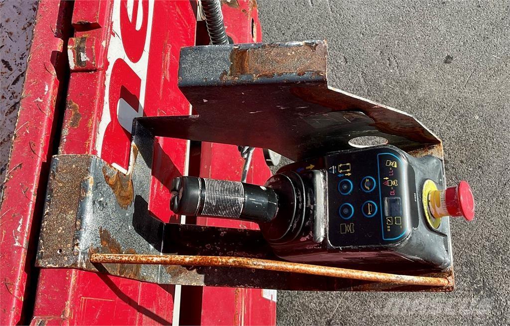 MEC 1930SE Žirkliniai keltuvai