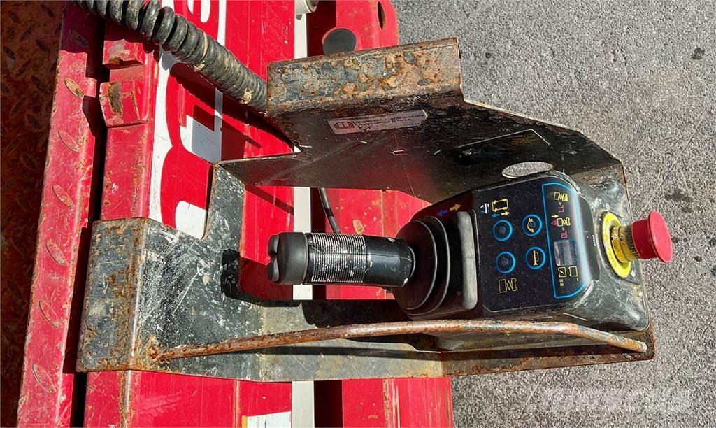 MEC 1930SE Žirkliniai keltuvai