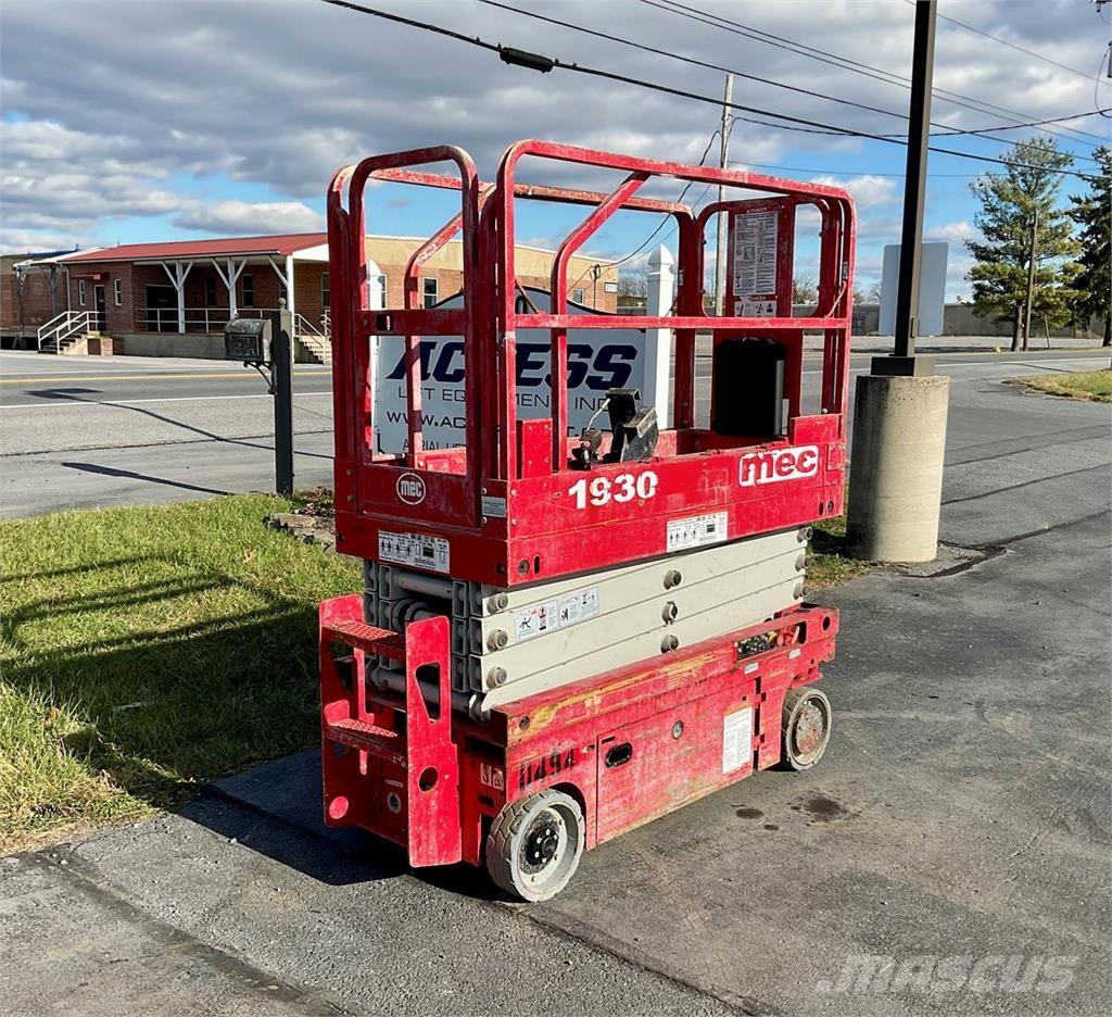 MEC 1930SE Žirkliniai keltuvai