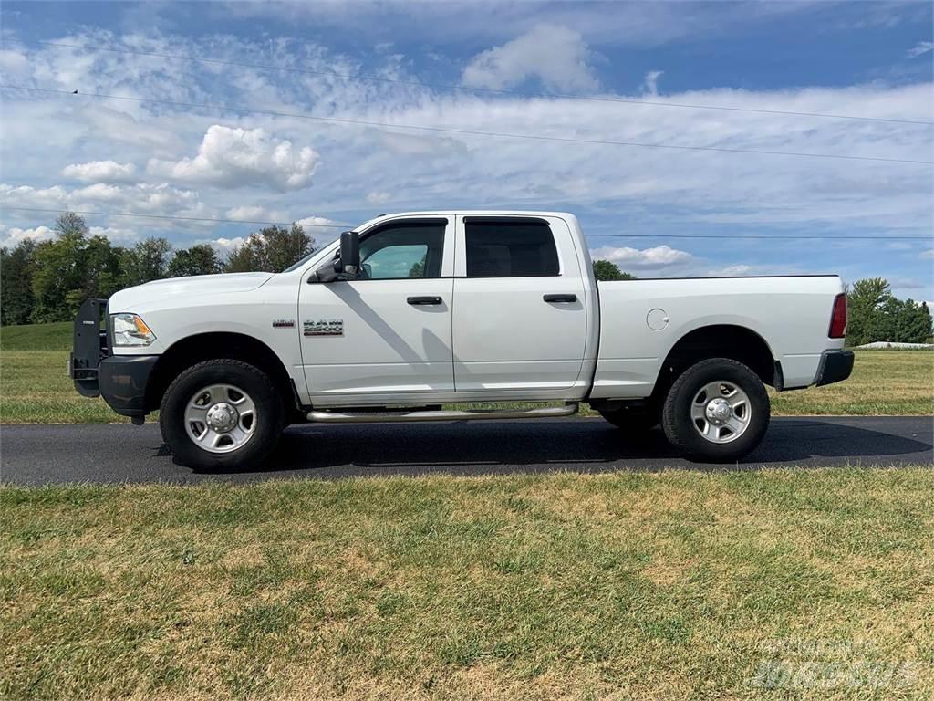 RAM 2500 Pikapai / Bortiniai sunkvežimiai