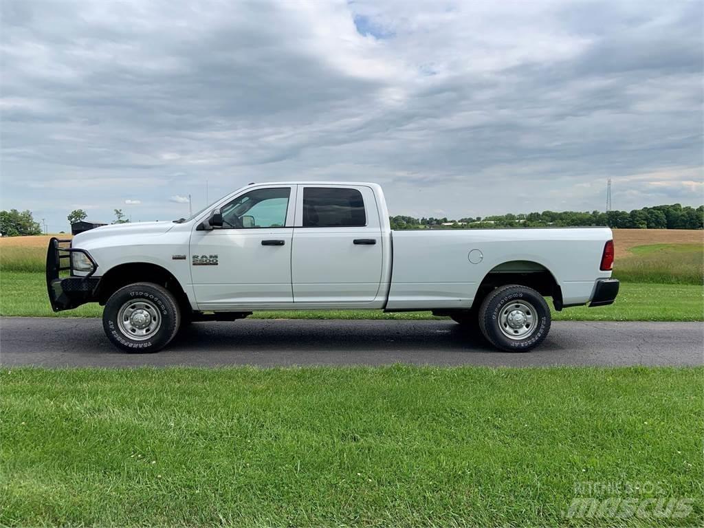 RAM 2500 Pikapai / Bortiniai sunkvežimiai