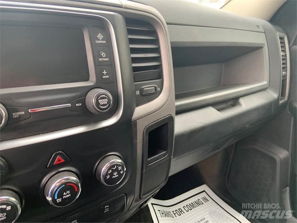 RAM 2500 Pikapai / Bortiniai sunkvežimiai