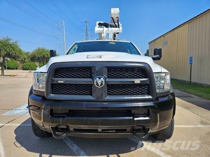 RAM 5500 Ant vilkikų montuojamos kėlimo platformos