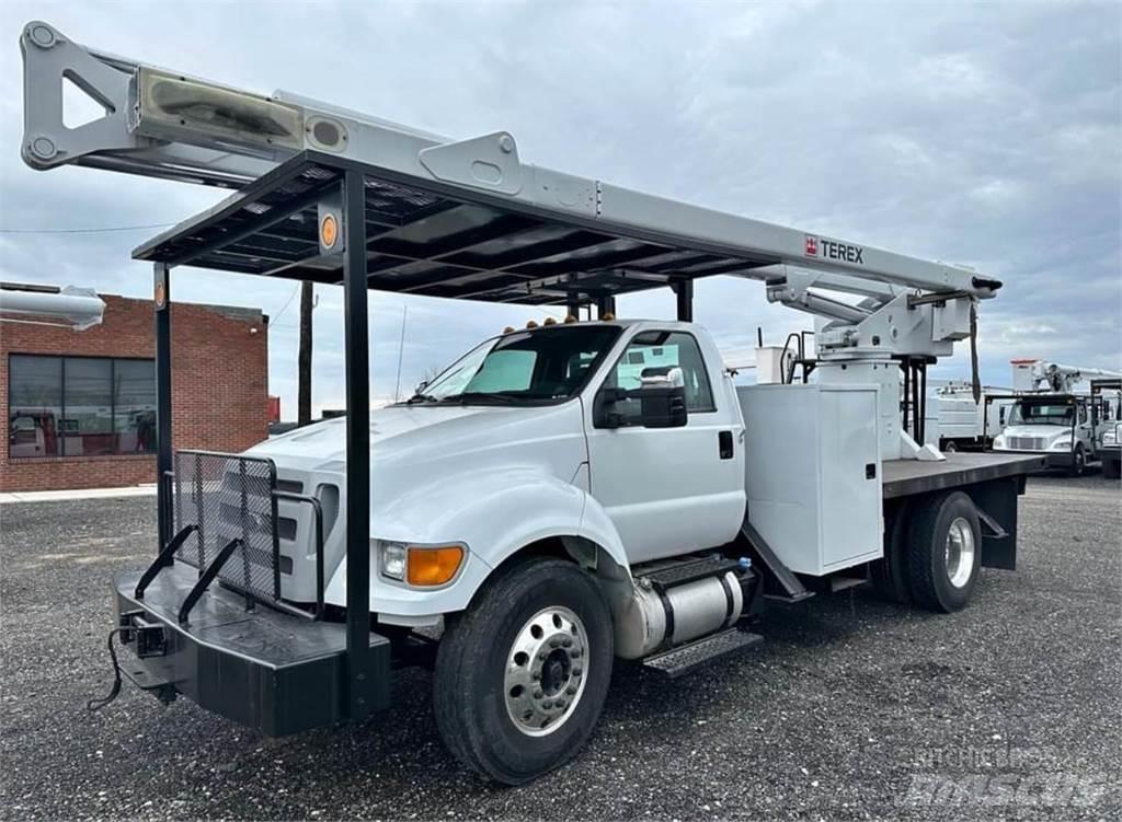 Terex XT60 Ant vilkikų montuojamos kėlimo platformos