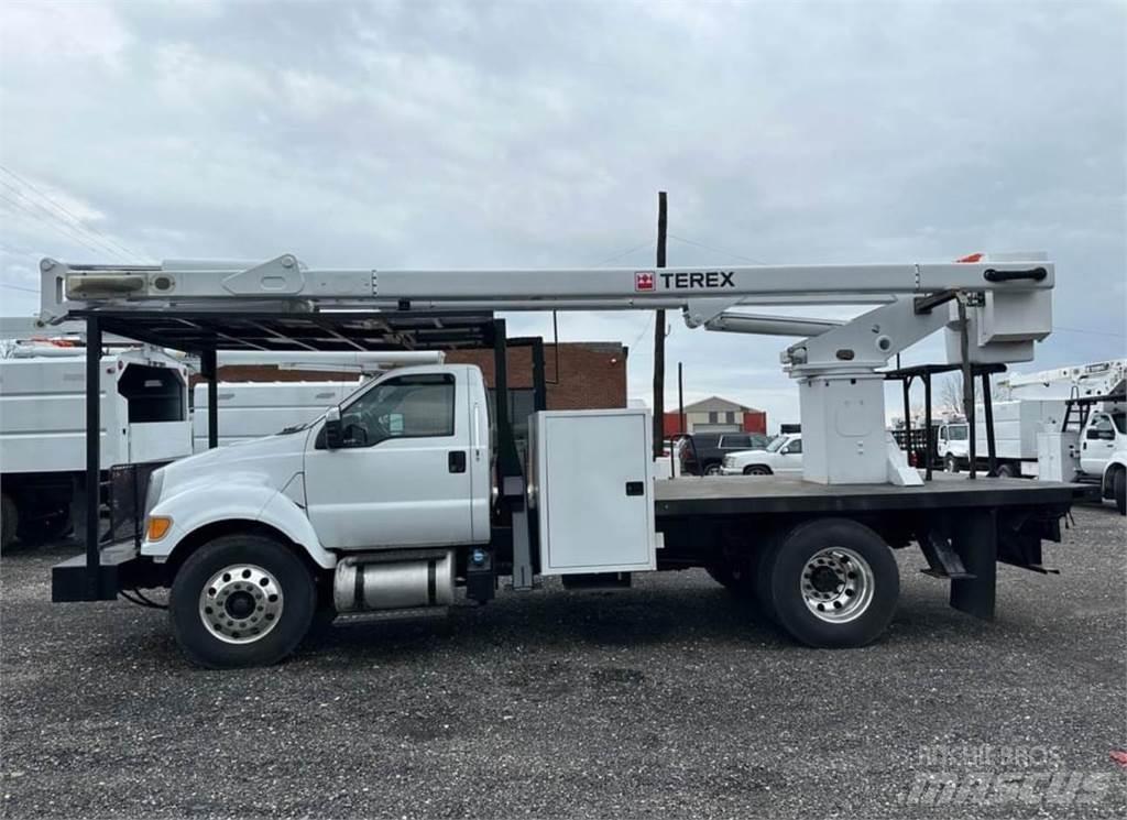 Terex XT60 Ant vilkikų montuojamos kėlimo platformos