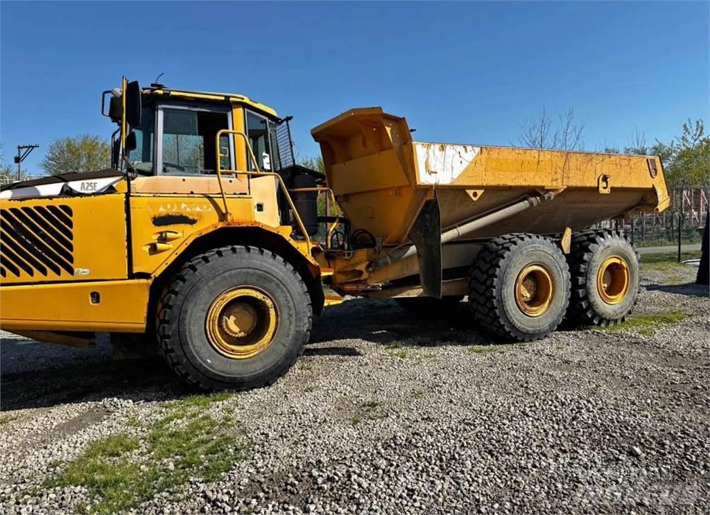 Volvo A25E Karjeriniai savivarčiai