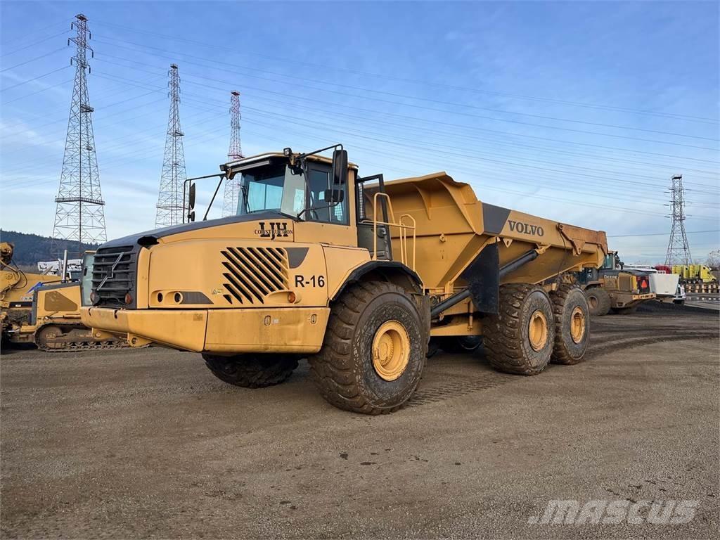 Volvo A40D Savivarčių priekabų vilkikai
