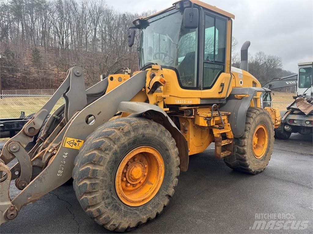 Volvo L60G Naudoti ratiniai krautuvai