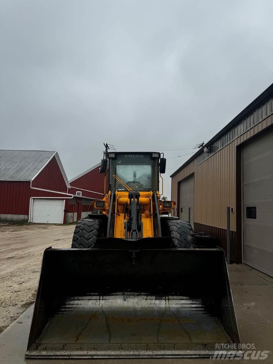 Volvo L70C Naudoti ratiniai krautuvai