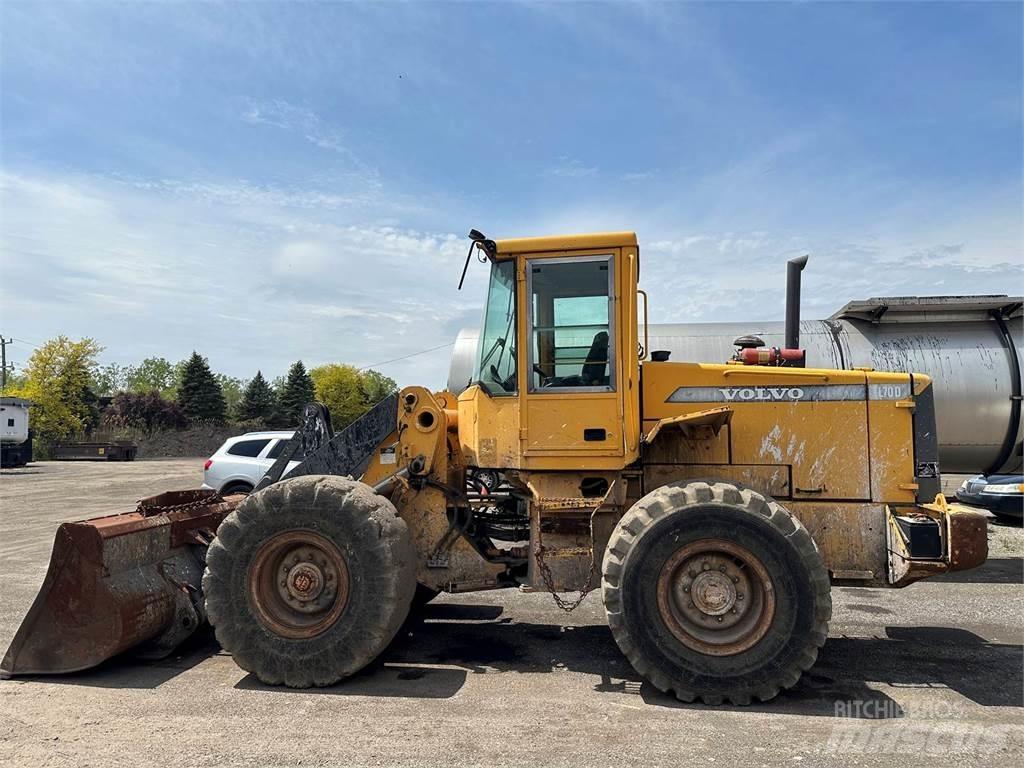 Volvo L70D Naudoti ratiniai krautuvai