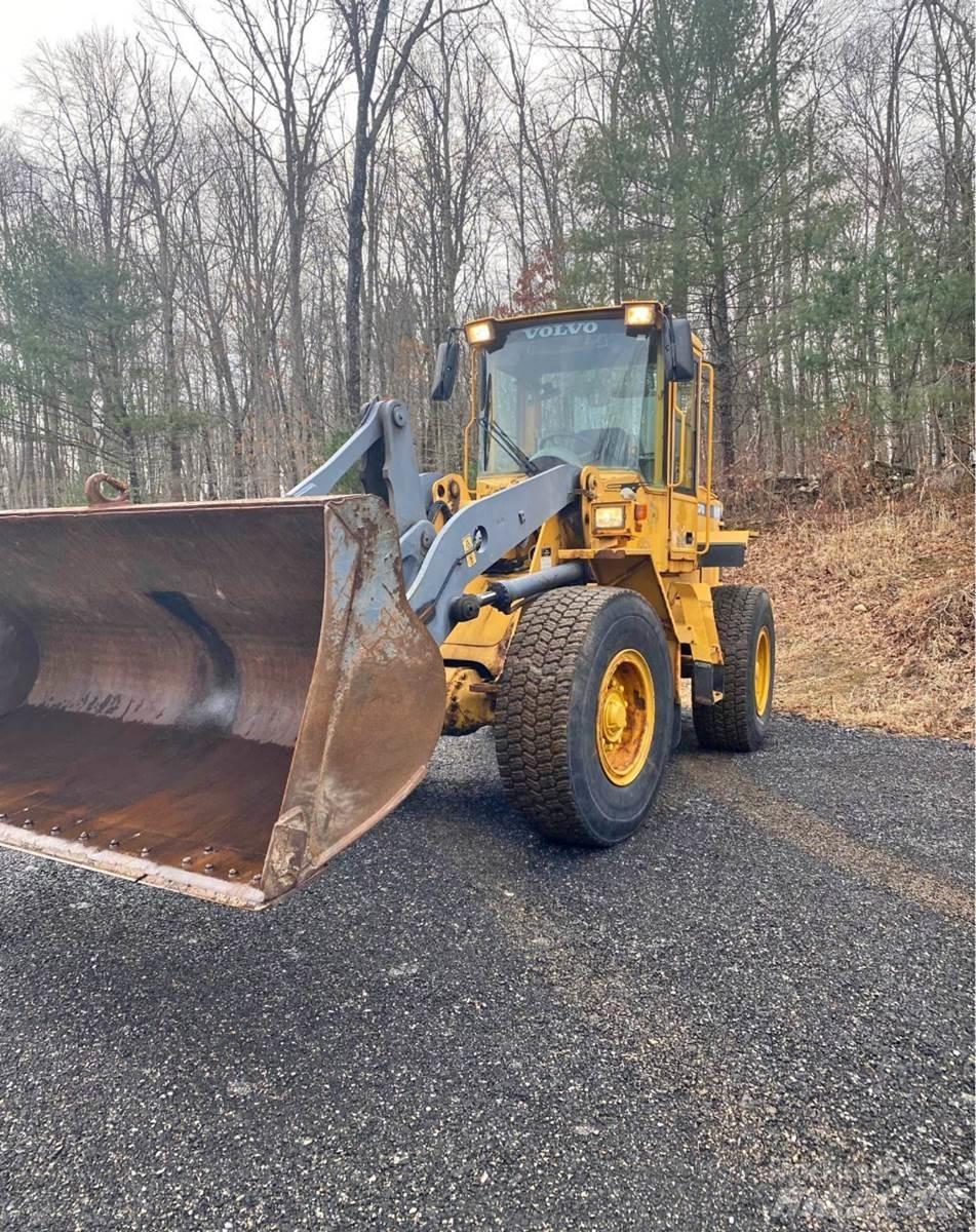 Volvo L70D Naudoti ratiniai krautuvai