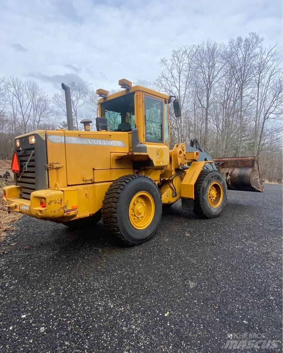 Volvo L70D Naudoti ratiniai krautuvai