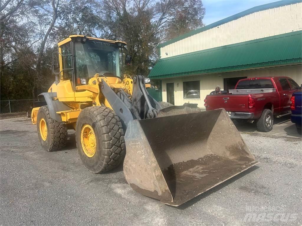 Volvo L70G Naudoti ratiniai krautuvai