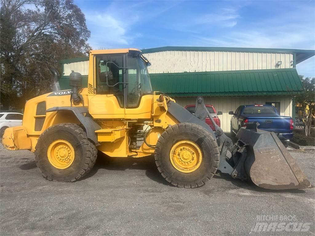 Volvo L70G Naudoti ratiniai krautuvai