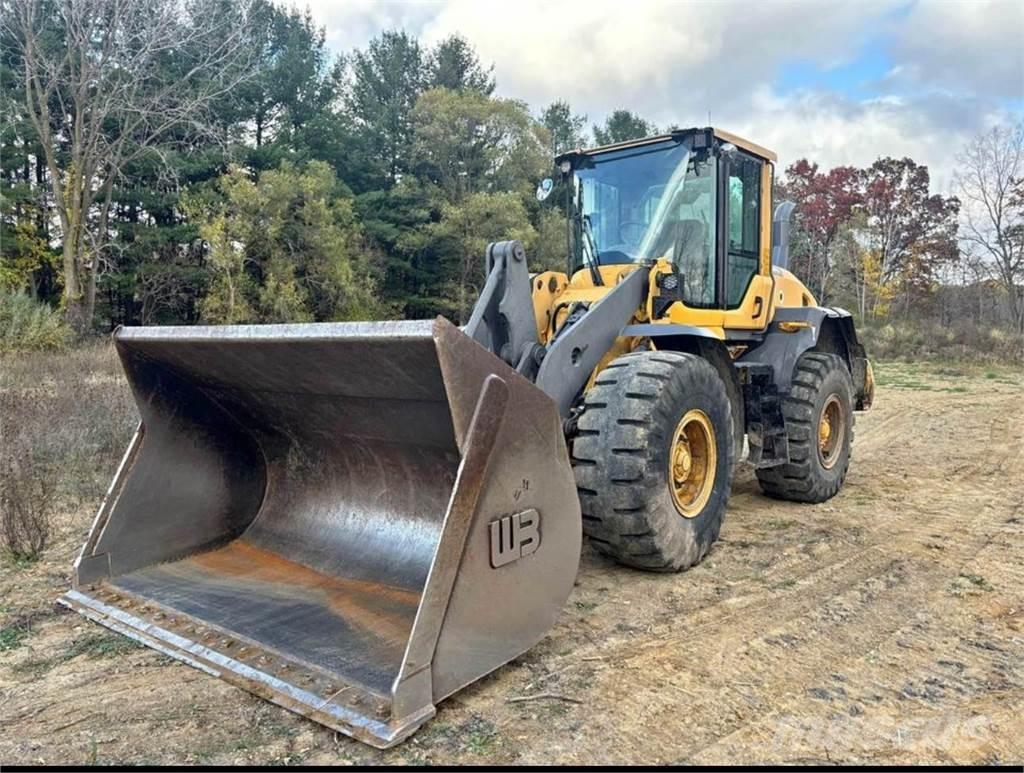 Volvo L70G Naudoti ratiniai krautuvai