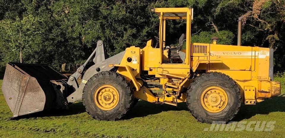 Volvo L90C Naudoti ratiniai krautuvai