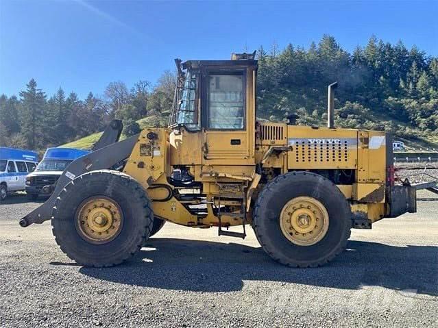 Volvo L90C Naudoti ratiniai krautuvai