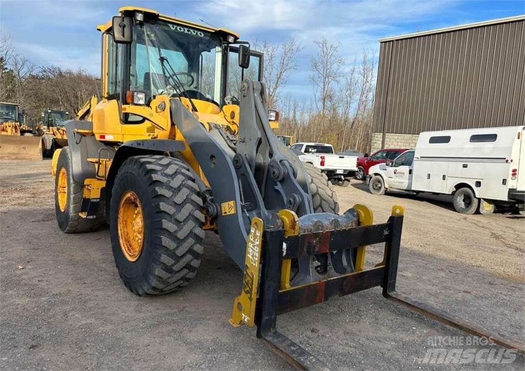 Volvo L90G Naudoti ratiniai krautuvai
