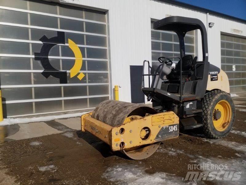 Volvo SD45 Vieno būgno volai