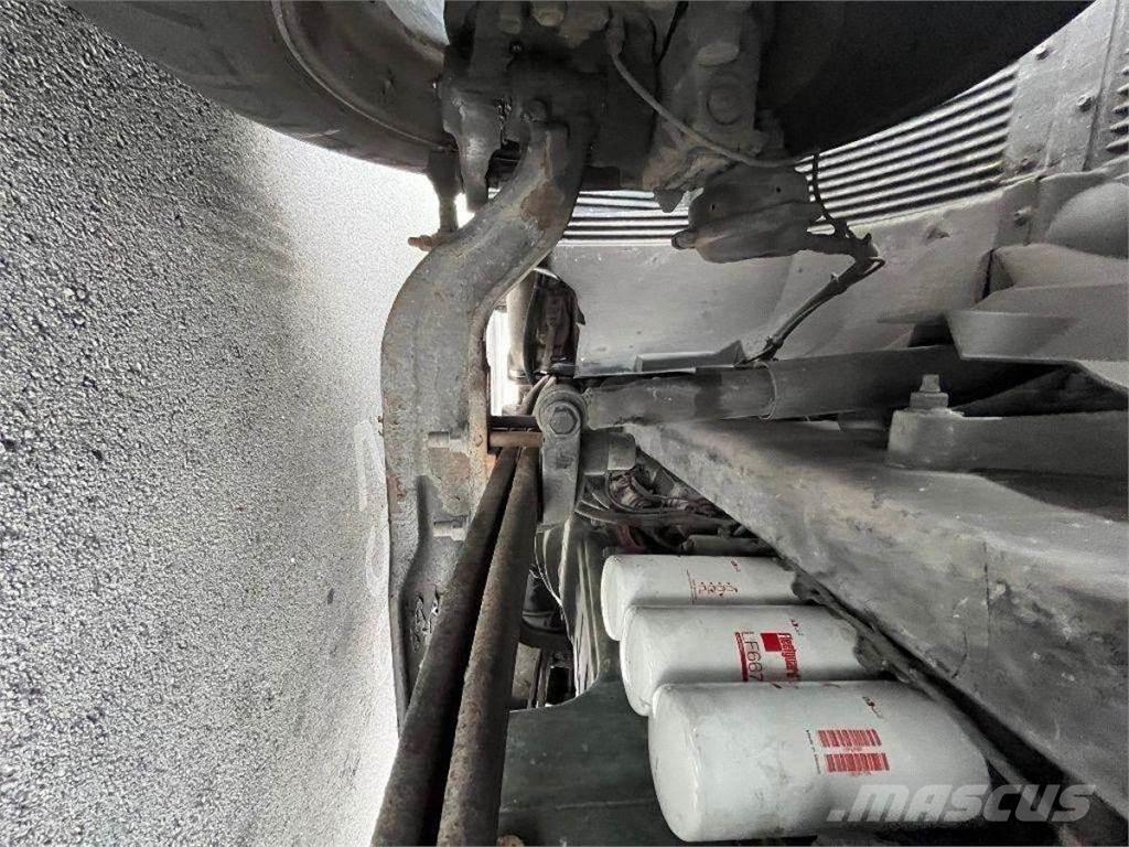 Volvo VNL Ašys