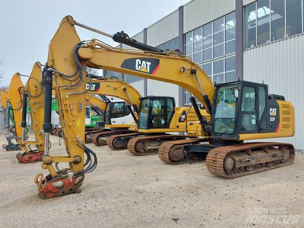CAT 323F Vikšriniai ekskavatoriai