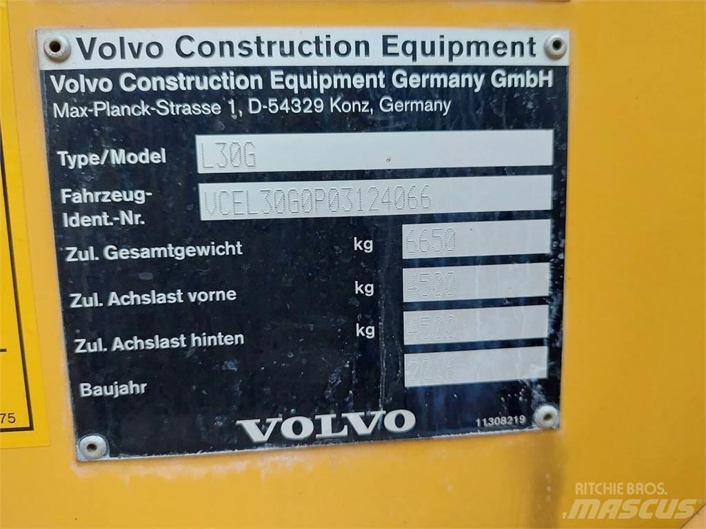Volvo L30G Naudoti ratiniai krautuvai