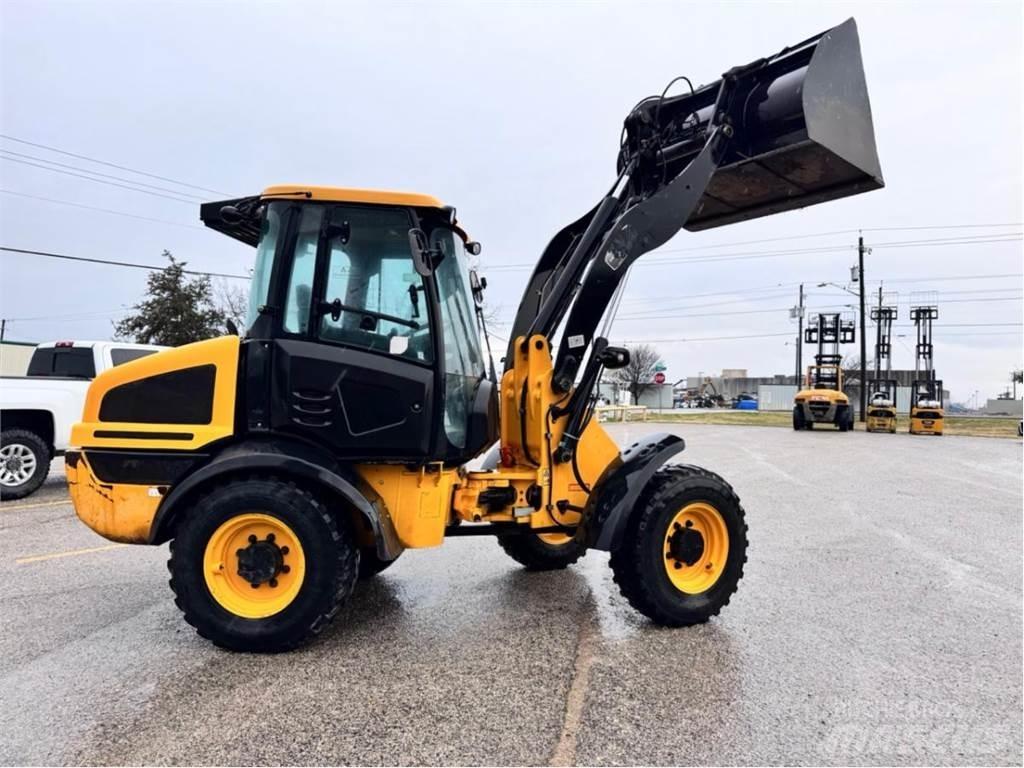 JCB 409 Naudoti ratiniai krautuvai