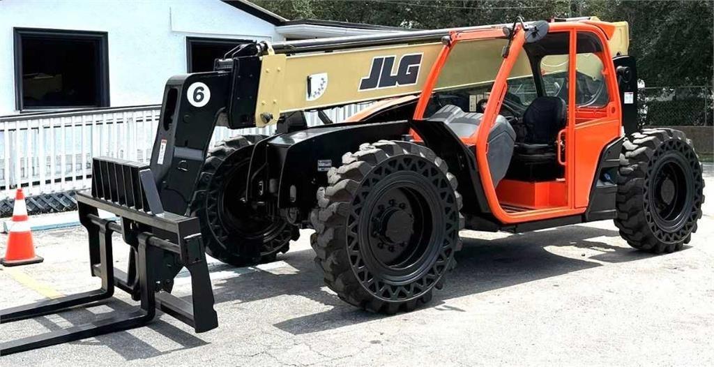 JLG 642 Teleskopiniai krautuvai