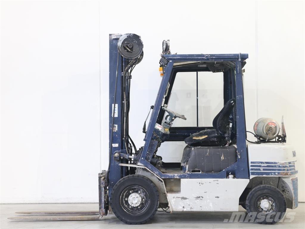 Komatsu FG25HT-11 Šakiniai krautuvai - Kita