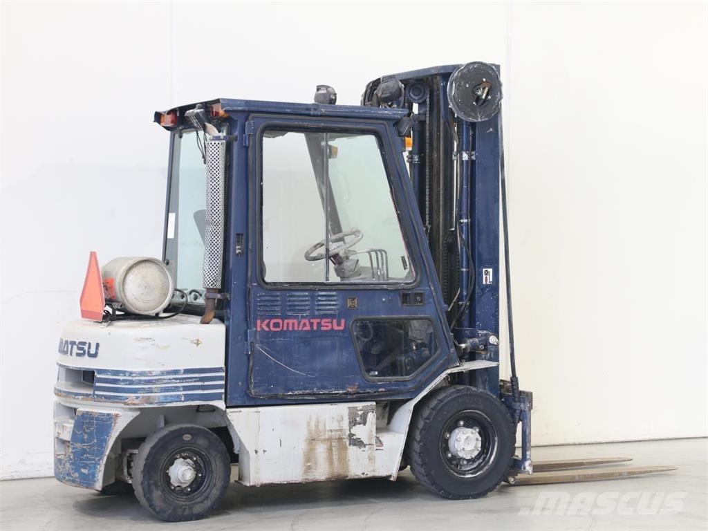 Komatsu FG25HT-11 Šakiniai krautuvai - Kita