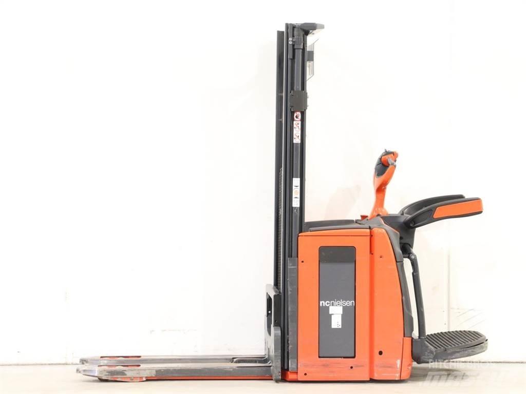 Linde D12AP/1173-01 Rankiniai vėžimėliai