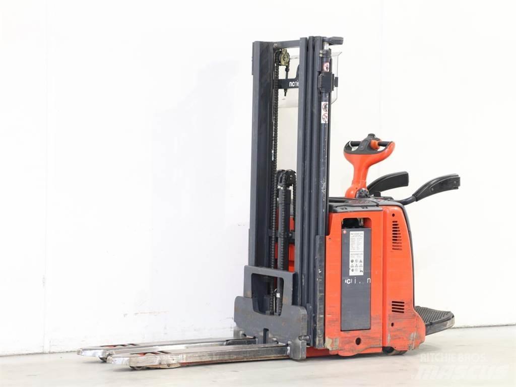 Linde D12AP/133 Rankiniai vėžimėliai
