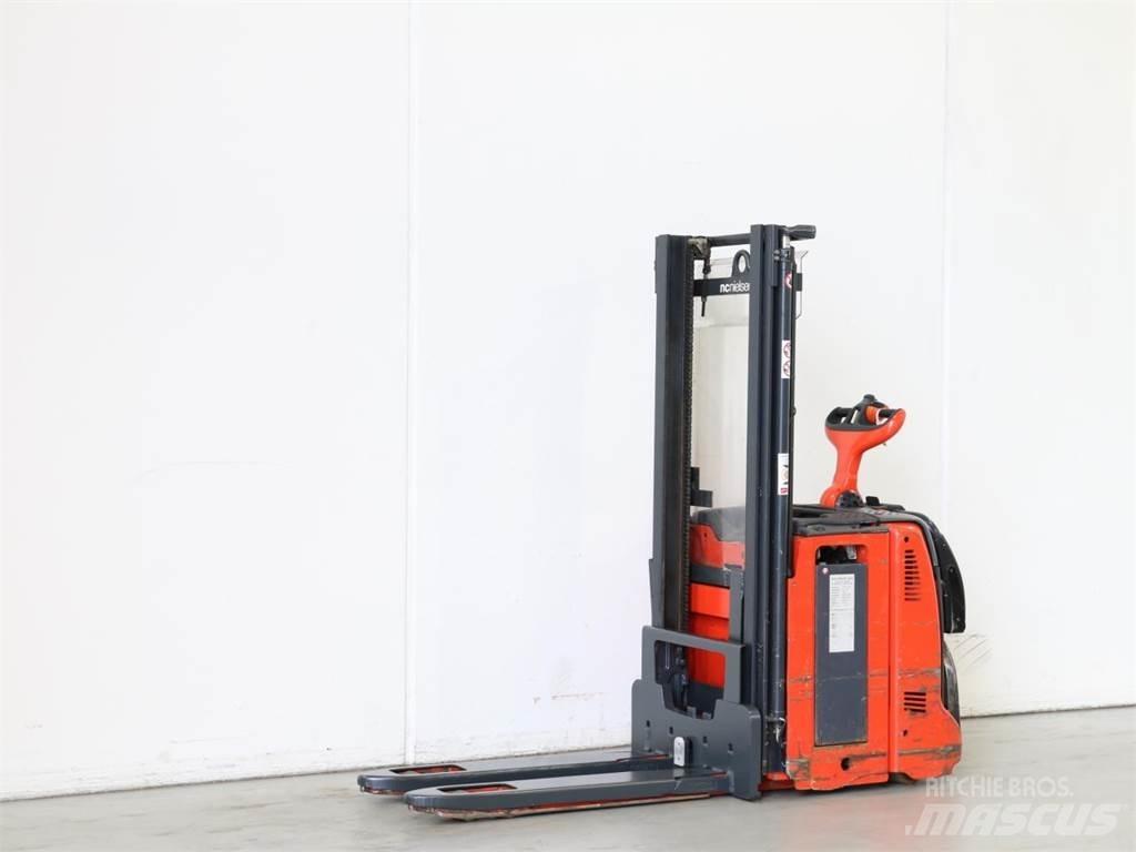 Linde D12AP/133 Rankiniai vėžimėliai