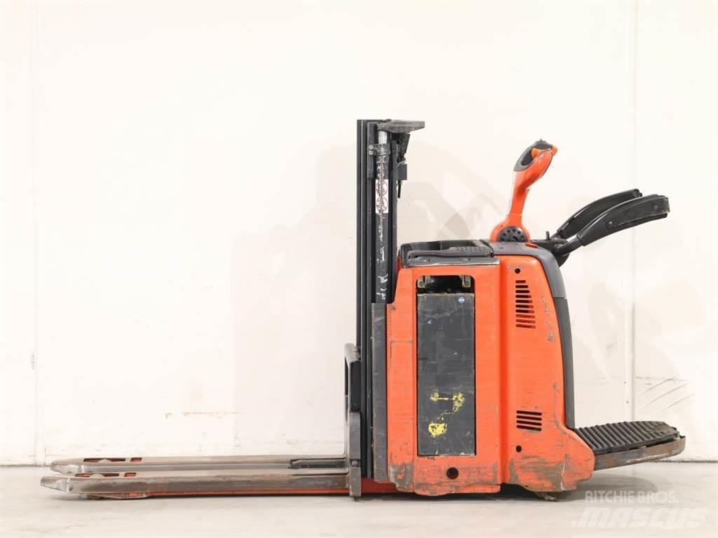 Linde D12AP/133-00 Rankiniai vėžimėliai