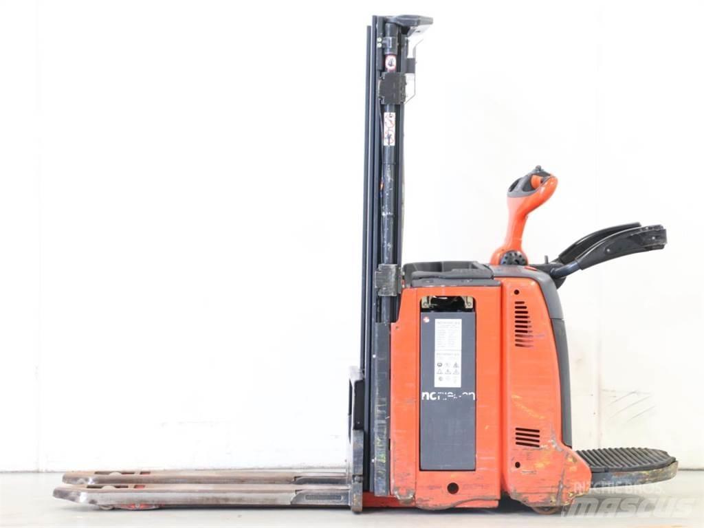 Linde D12AP/133-00 Rankiniai vėžimėliai