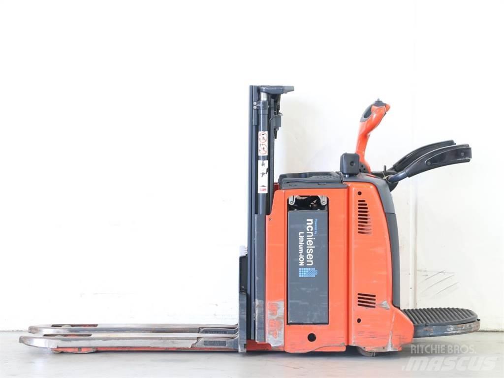Linde D12HPAP/133-00 Rankiniai vėžimėliai