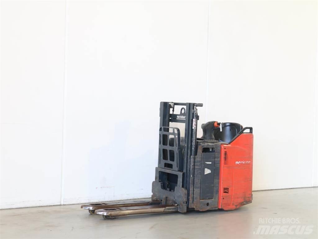 Linde D12SP/133 Rankiniai vėžimėliai