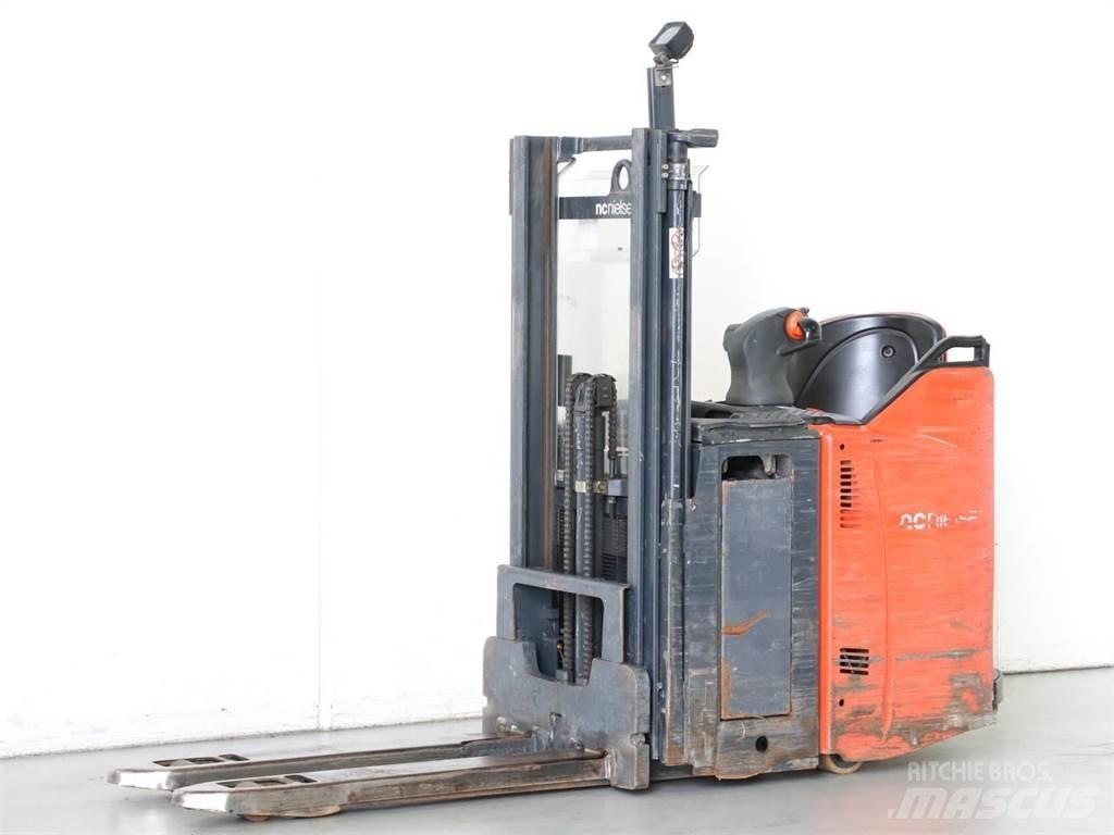 Linde D12SP/133 Rankiniai vėžimėliai