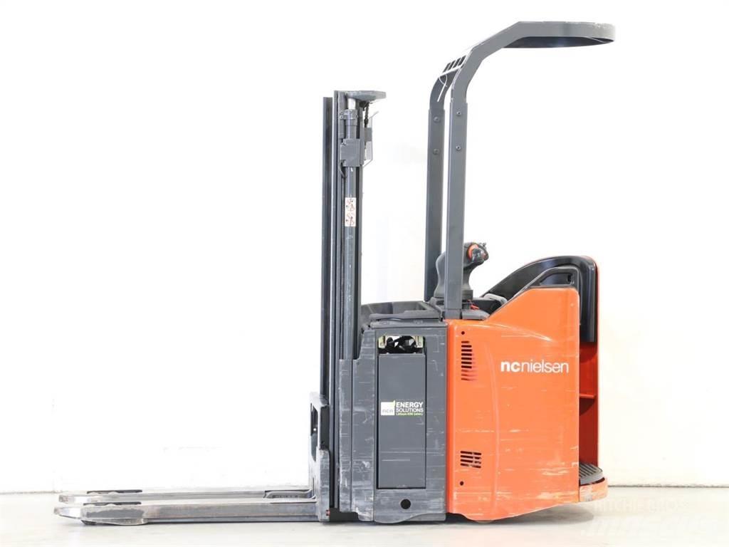 Linde D12SP/133 Rankiniai vėžimėliai