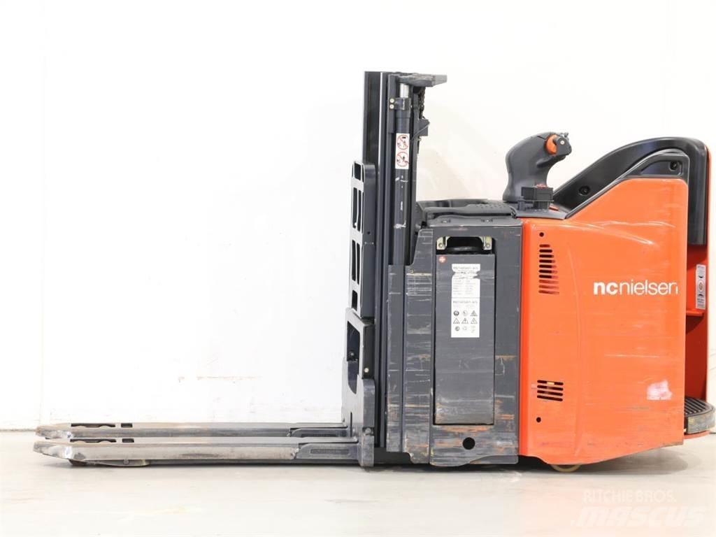 Linde D12SP/133-00 Rankiniai vėžimėliai