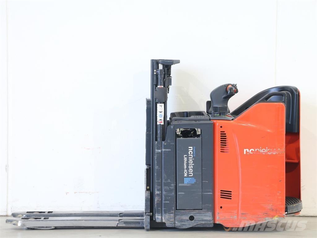 Linde D12SP/133-00 Rankiniai vėžimėliai