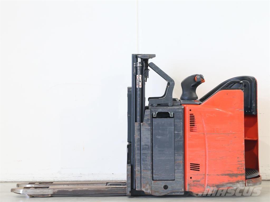 Linde D12SP/133-01 Rankiniai vėžimėliai